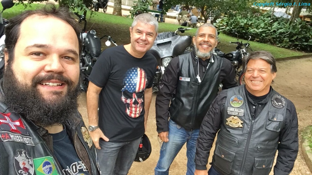 eu-vitor-e-esponjas.jpeg